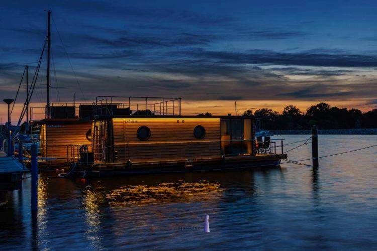 Botel Hausboot Fjord Polaris Mit Biosauna In