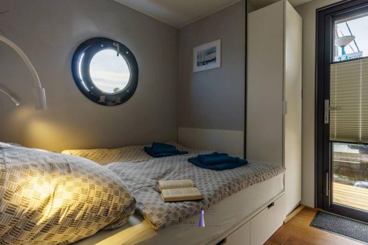 Botel Hausboot Fjord Polaris Mit Biosauna In Barth